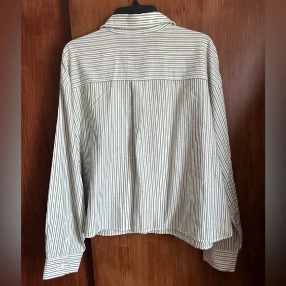 NWT Old Navy Cropped Button-Down White and Green Striped Shirt | Women’s XXL - Picture 2 of 16